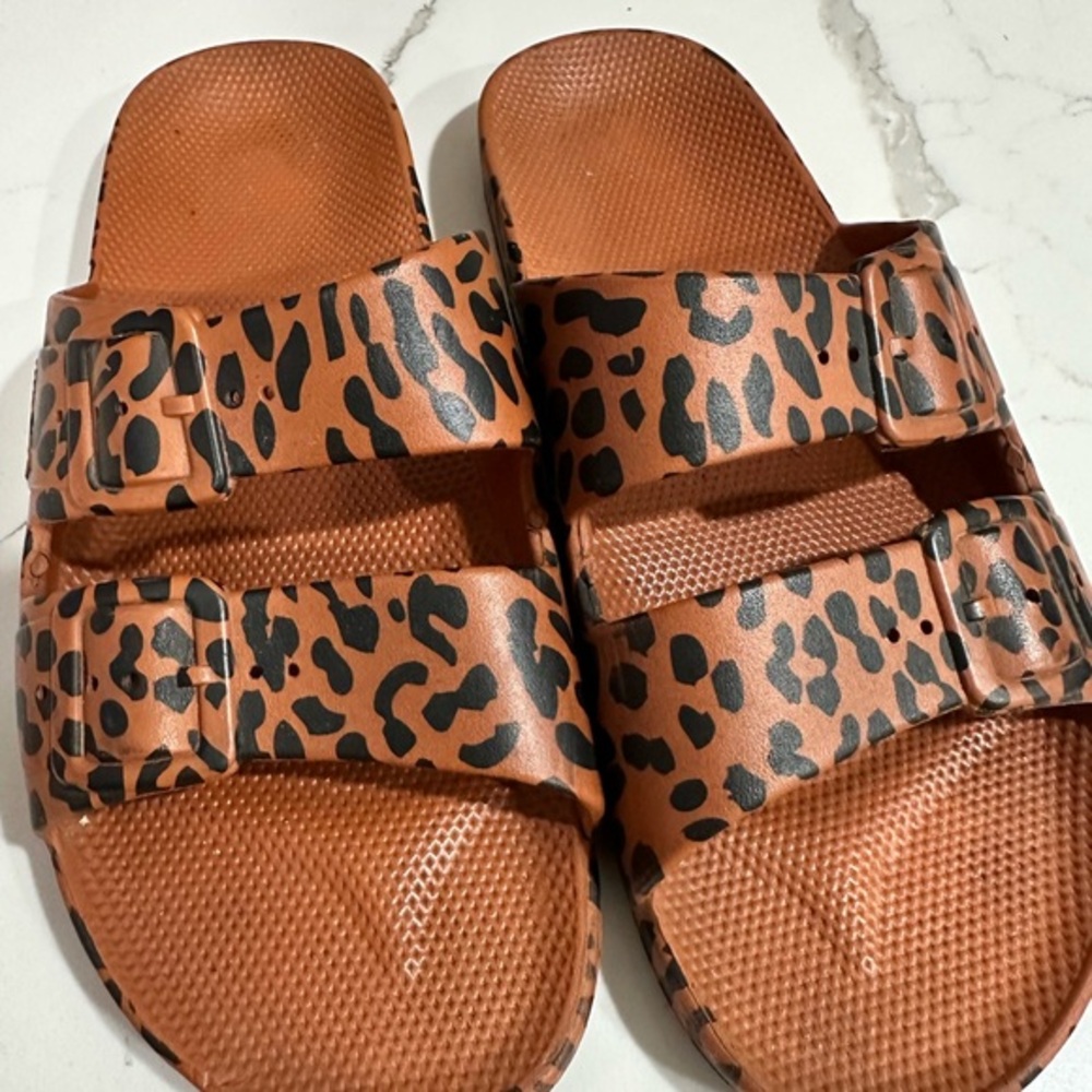 Freedom Moses Sandals, size 38-39